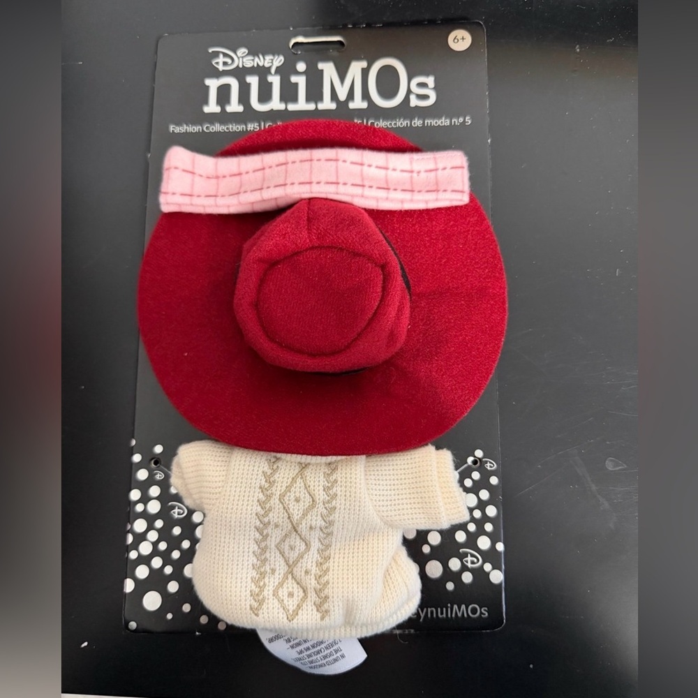 Disney nuiMOs Red Hat & Cream Sweater Outfit –‎ Fashion Collection #5 – NWT